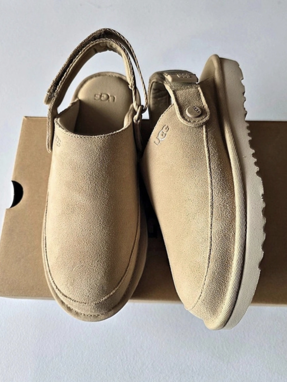 New UGG Tazz Clogs in Tan Youth Girl 4